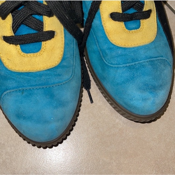 Womens Authentic/Vintage Prada Trainer - Picture 8 of 10